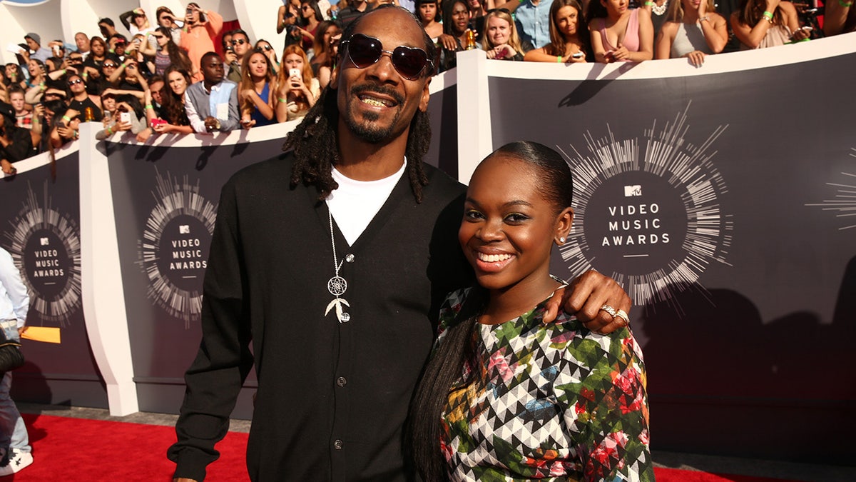 Snoop Dogg and Cori Broadus at the MTV VMA Awards